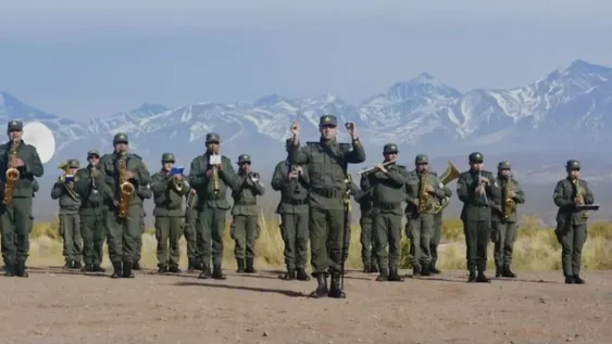 LA BANDA abordará un repertorio de música popular, haciendo un recorrido por todo el continente, desde el folklore hasta el jazz, pasando por el rock.