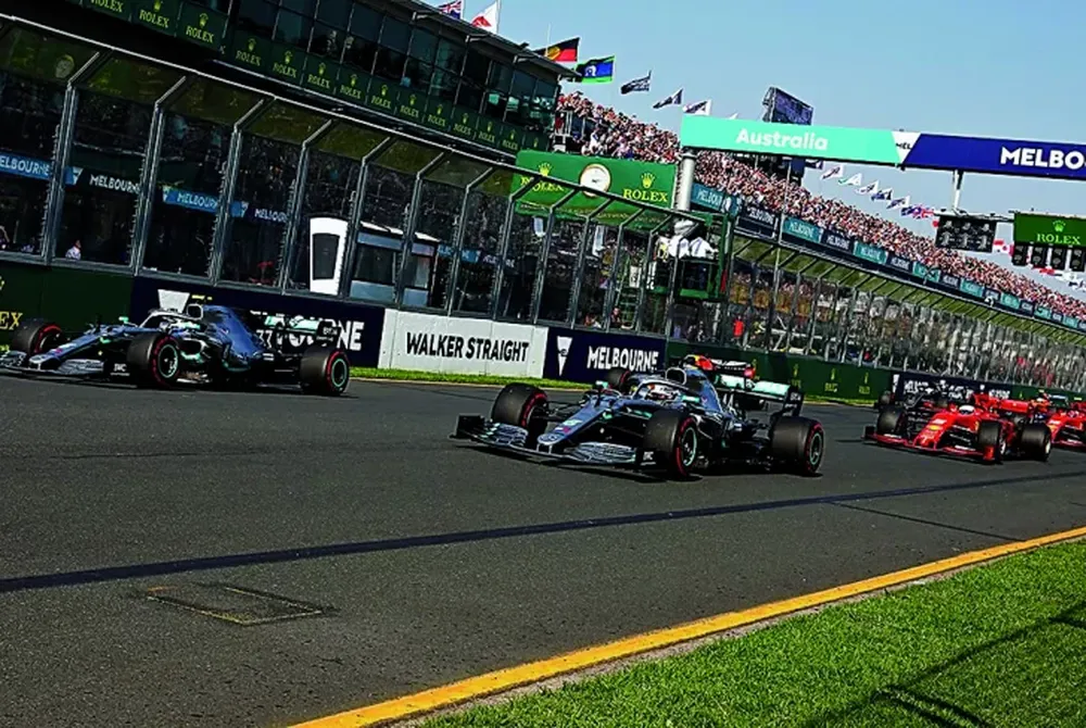 Australia se mantiene