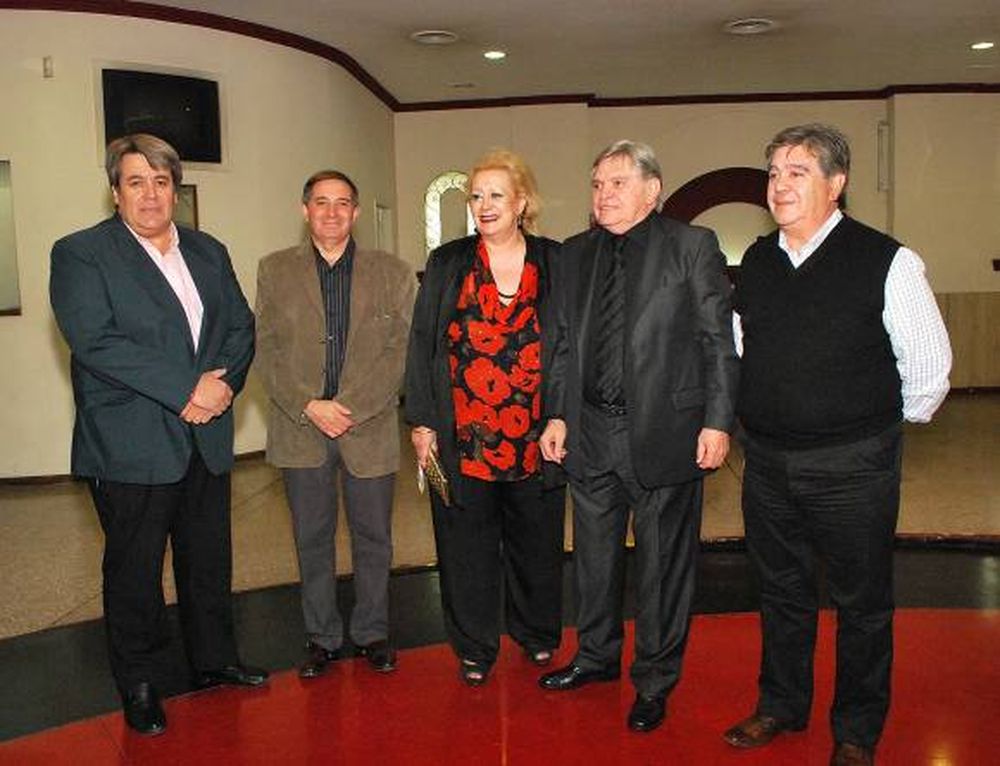 Presentó su libro Rony Vargas