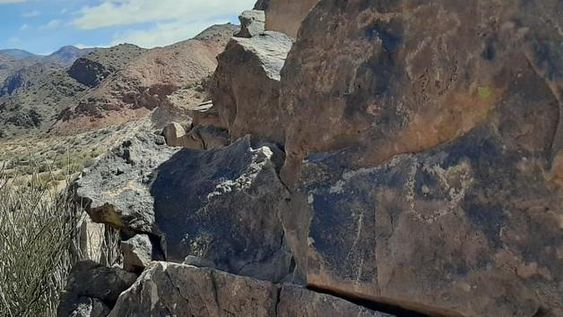 Encontraron antiguos petroglifos en dos sectores de Calingasta