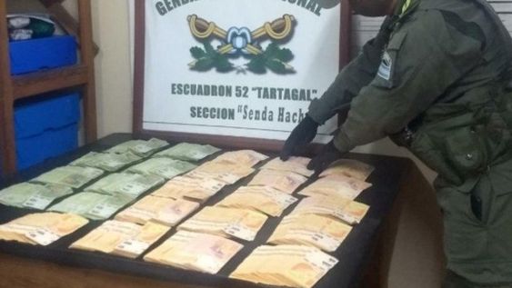 Secuestran dos millones de pesos que eran transportados en un camión