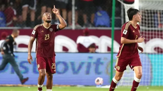 Salomón Rondón anotó el segundo gol de la Vinotinto y aseguró la victoria ante el seleccionado boliviano, que le permite afirmarse en el repechaje.