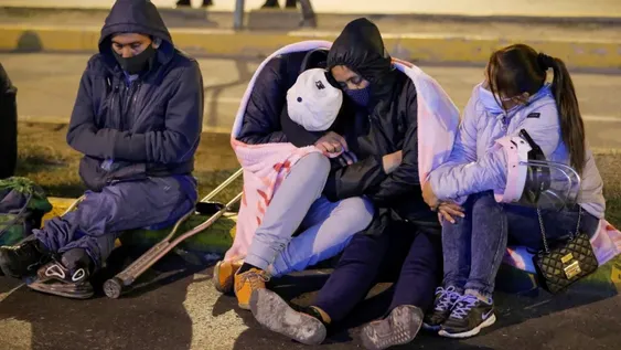 Trece muertos en Lima por una estampida tras una fiesta ilegal
