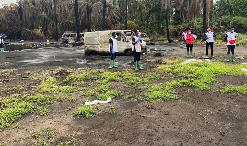 Ya son 110 los muertos tras una explosión en una refinería ilegal de petróleo en Nigeria