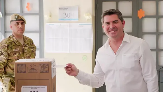 Orrego, al emitir su voto: “Hemos forjado con Patricia un vínculo importante”