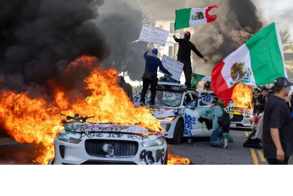 Protestas por las políticas migratorias: impusieron toque de queda en Los Ángeles