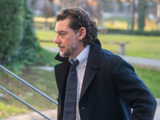 La Policía de Cataluña detuvo a Jonathan Andic bajo la sospecha de haber tenido una participación en la muerte de su padre. La Policía de Cataluña detuvo a Jonathan Andic bajo la sospecha de haber tenido una participación en la muerte de su padre.