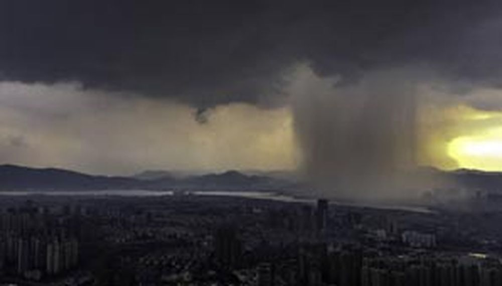 Imágenes impactantes del fuerte tifón que sacude a China