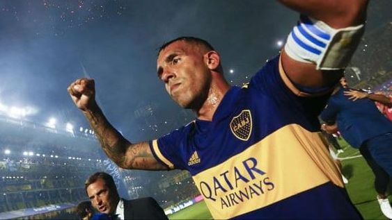 Tevez: “Hay gente que está muriendo, no es momento de volver”