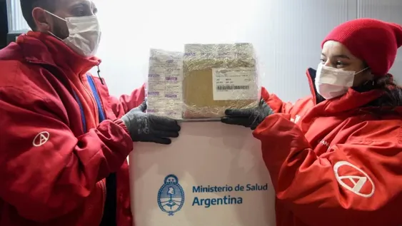 Argentina dona a Filipinas 500 mil dosis de vacunas Astrazeneca