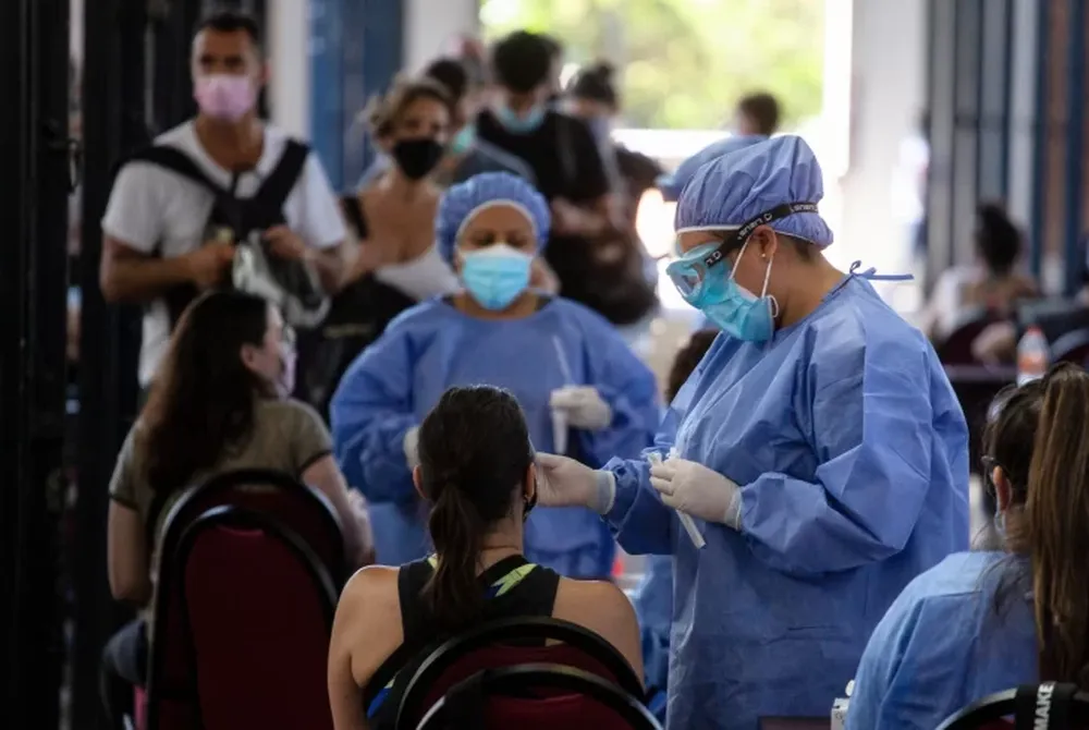 Argentina reportó 102.458 nuevos contagios de coronavirus y otras 191 muertes