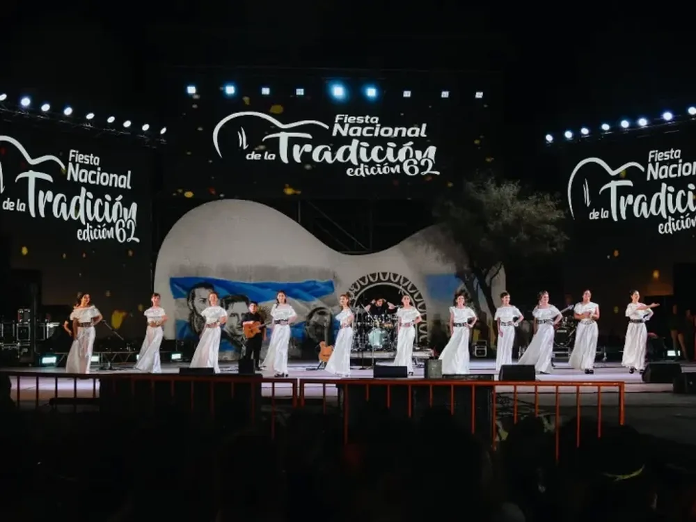 Durante muchos años la elección y coronación de la Paisana Nacional de la Fiesta de la Tradición tuvo lugar en el Anfiteatro Buenaventura Luna