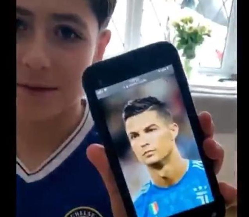 Un nene quería el corte de Cristiano y su papá le hizo el de otro jugador