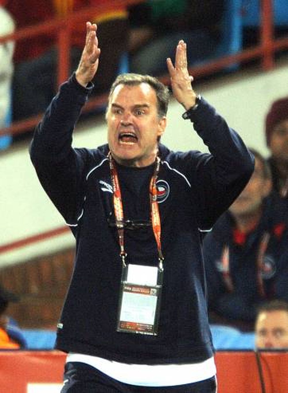 Si Segovia gana, Bielsa renunciará