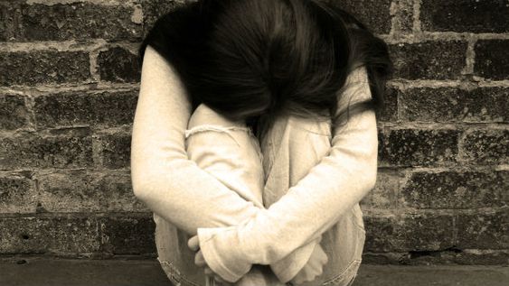 Sarmiento: dos nenas de 11 y 13 años denunciaron a un portero por abuso sexual