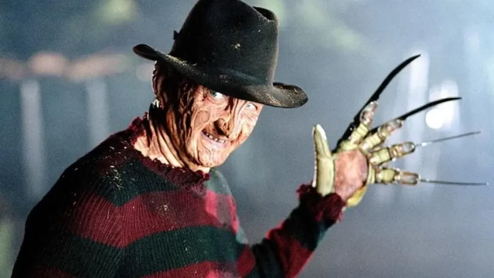 Salen a subasta los guantes con filo de Freddy Krueger y otros objetos de terror