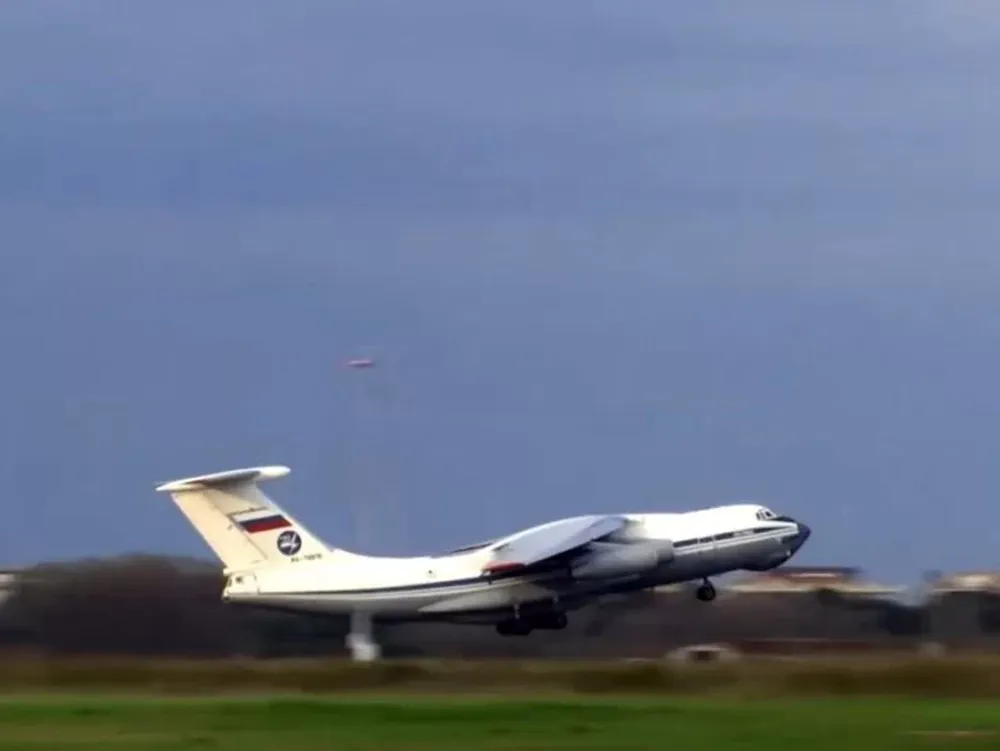 Rusia envió el primer cargamento de ayuda médica a Estados Unidos