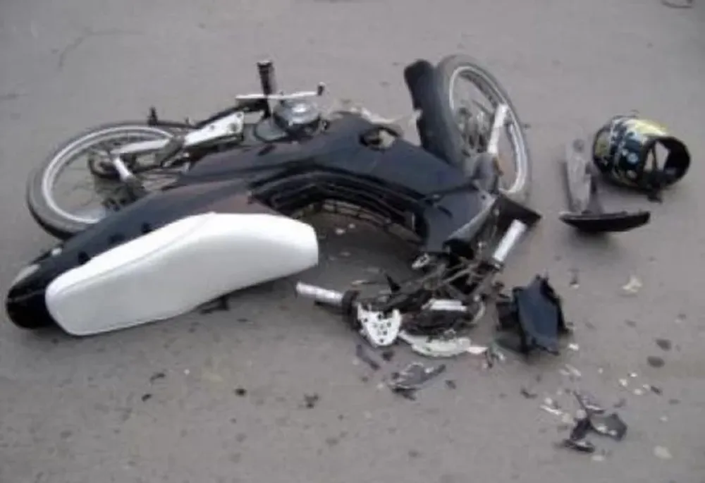 Perdió el control de su moto, cayó y cuatro días después falleció