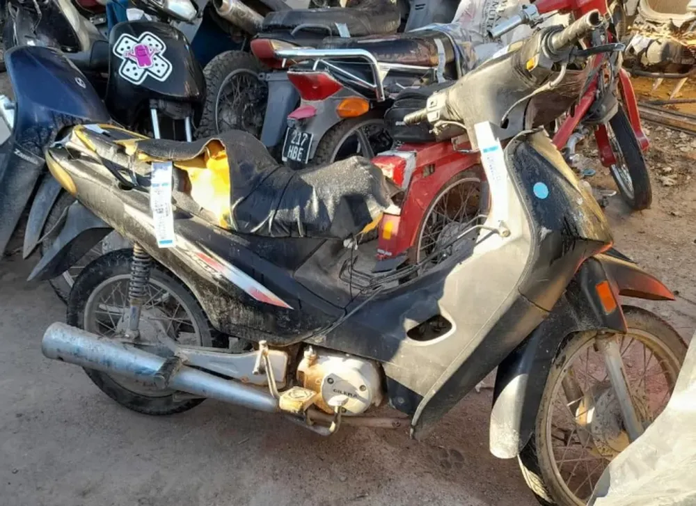 Automovilista embistió a una moto, se fugó y fue atrapado horas después