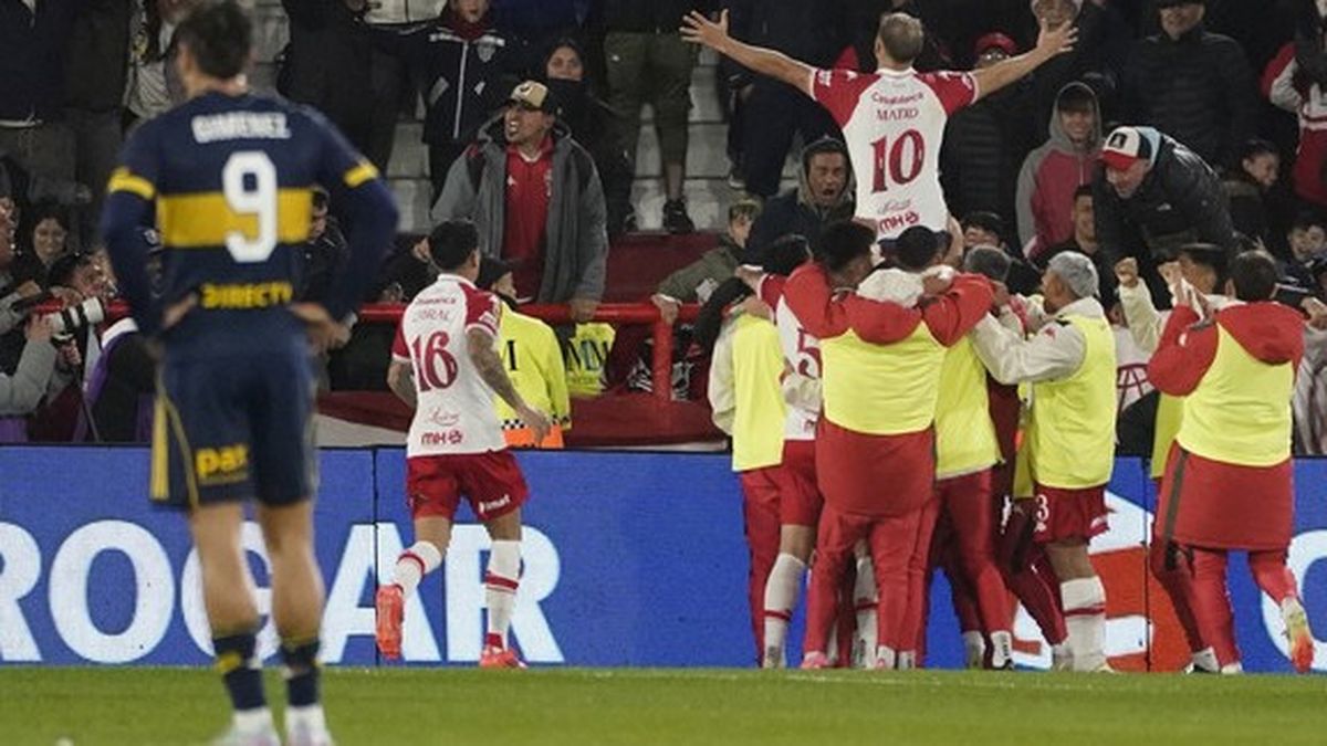 Boca perdió con Huracán en su peor racha histórica
