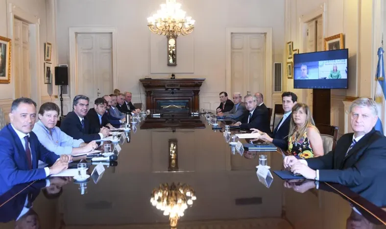 Alberto y gobernadores apuran el juicio político contra la Corte