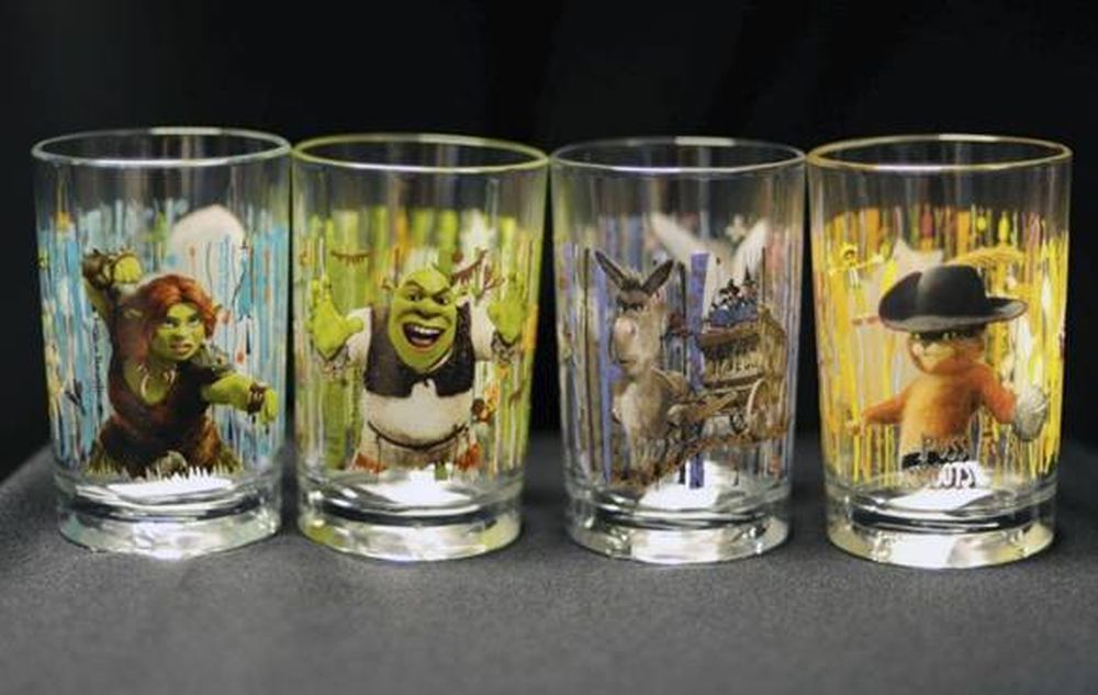 Shrek, fuera de McDonald’s
