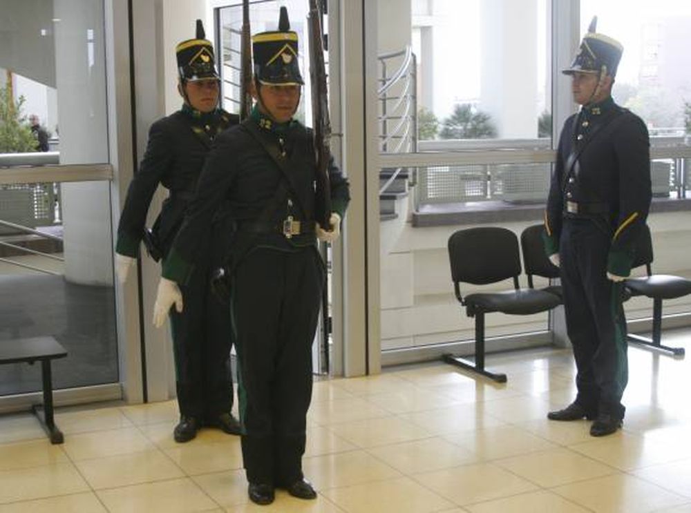 Un cambio de guardia es la atracción del Centro Cívico