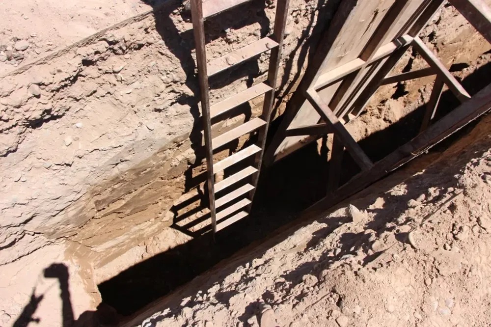 Los operarios que cayeron a una zanja se encuentran “en buen estado de salud”