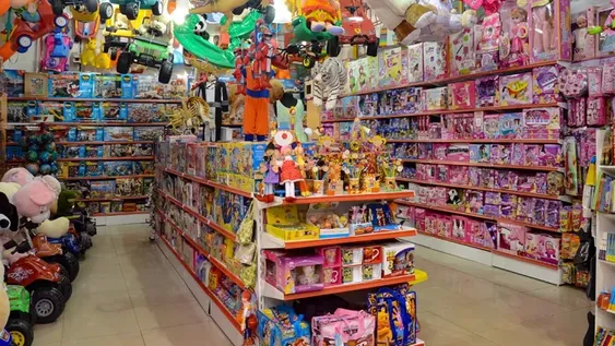 Novedosos, nostálgicos y llamativos, los juguetes que marcan tendencia en el comercio sanjuanino para Reyes Magos