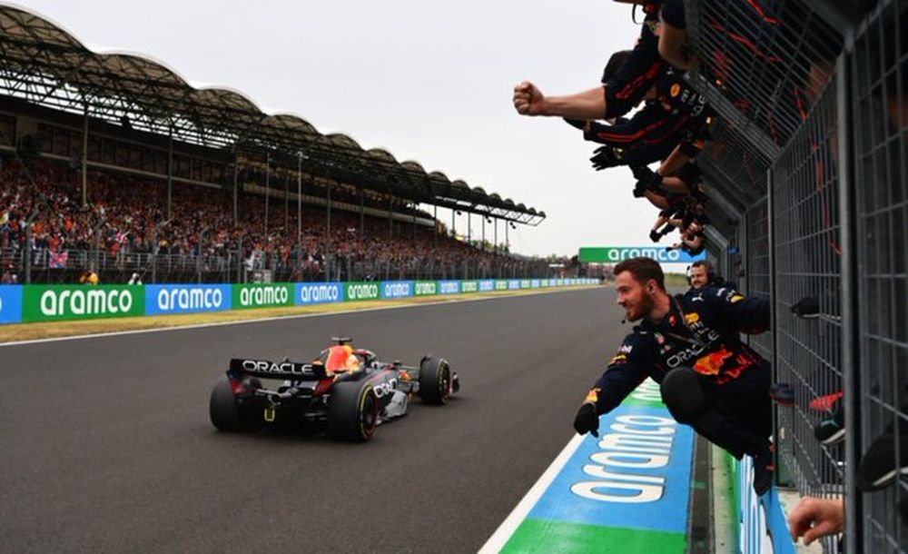 Max Verstappen se impuso en el GP de Hungría con una espectacular remontada