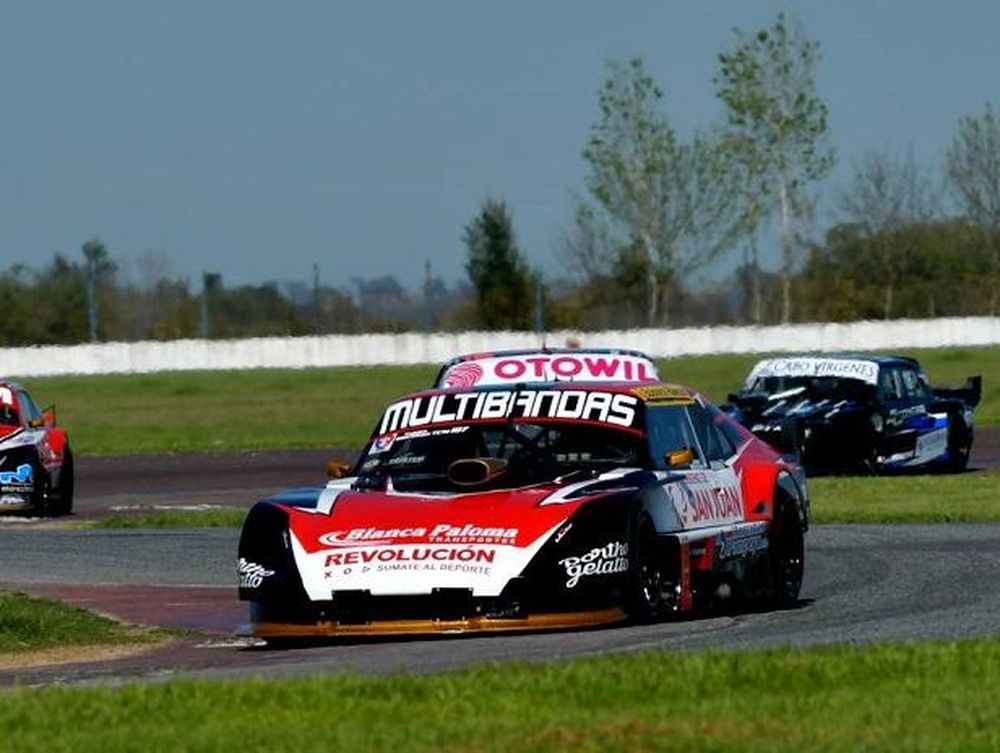Tobías Martínez ganó en La Plata y quedó muy cerca de la punta