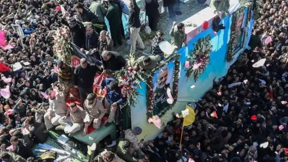Una estampida en el funeral de Soleimani dejó al menos 35 muertos