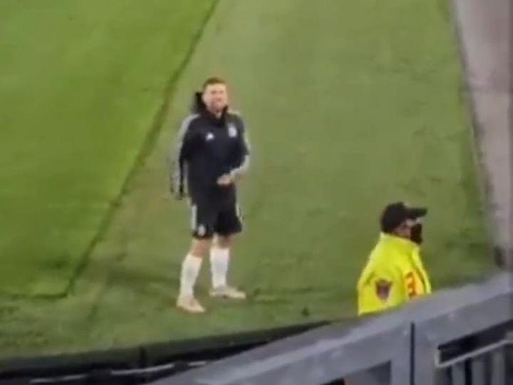 VIDEO: el Papu Gómez se puso a bailar en pleno Monumental a pedido de los hinchas