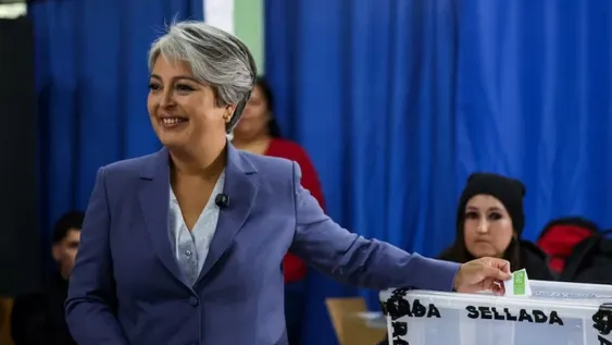 Jeannette Jara reconoció la derrota y felicitó a José Antonio Kast: “La democracia habló fuerte y claro”