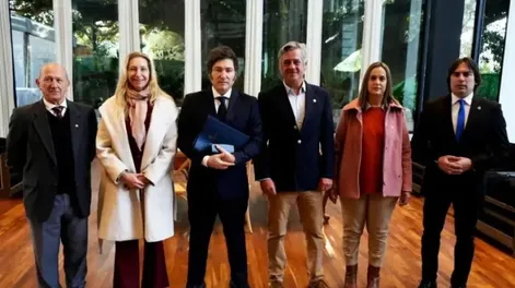 RURAL. La reunión con la Mesa de Enlace fue en el Restaurante Central del predio.