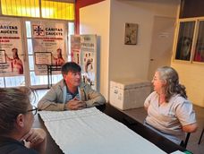 El doctor Germán Carelli se sumó al staff de médicos que atenderá gratis en el Policlínico Solidario de Cáritas Cristo Rey, en Caucete.