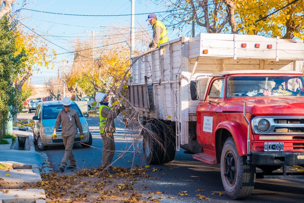 Rivadavia afianza los trabajos de limpieza y mantenimiento con los operativos integrales los fines de semana.