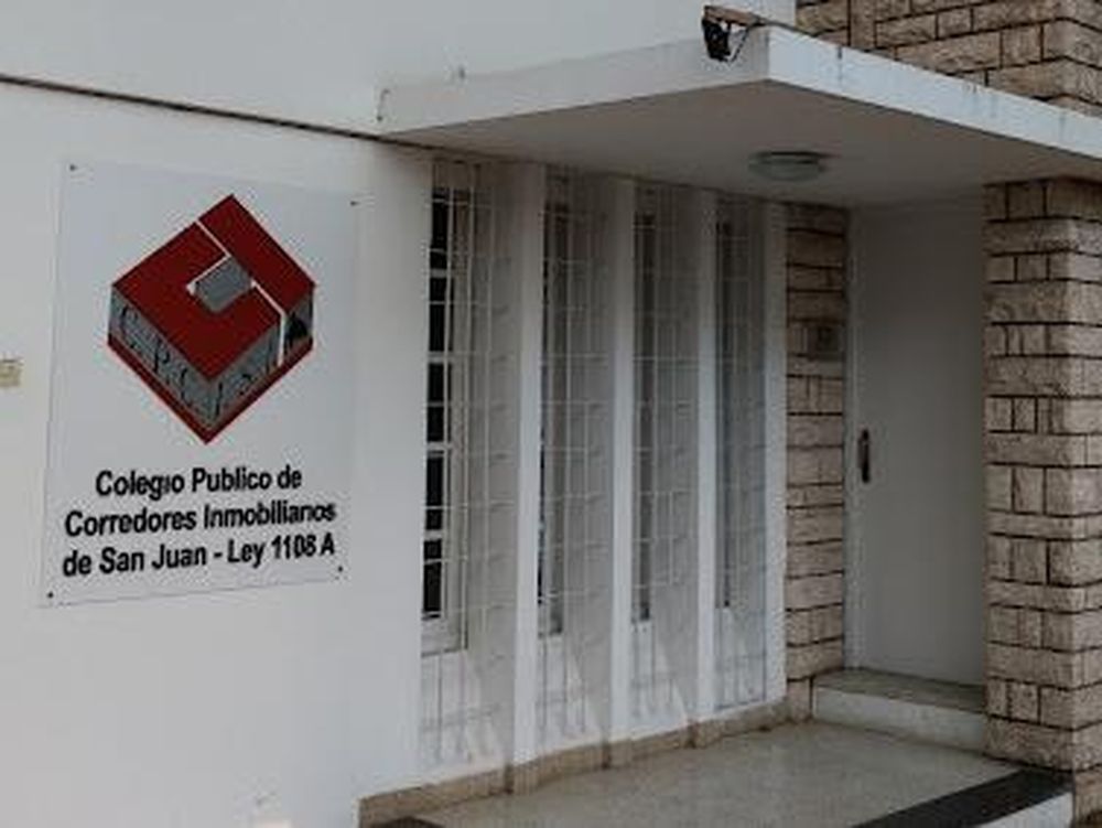 Buscan que 176 inmobiliarias de Capital dejen de trabajar al margen de la ley