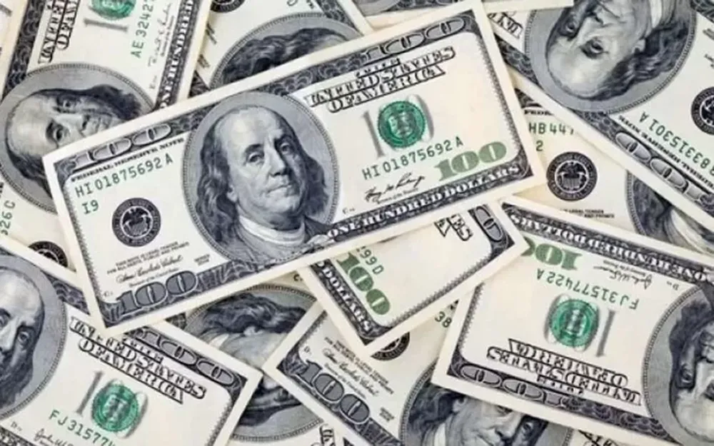 En la previa del feriado bancario, el dólar cerró estable y se ubicó en $36,60