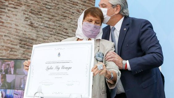 Fernández destacó la lucha de Madres y Abuelas e instó a “mantener viva la memoria”
