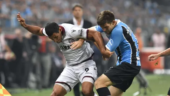 Lanús no pudo aguantar y perdió con Gremio en la primera final