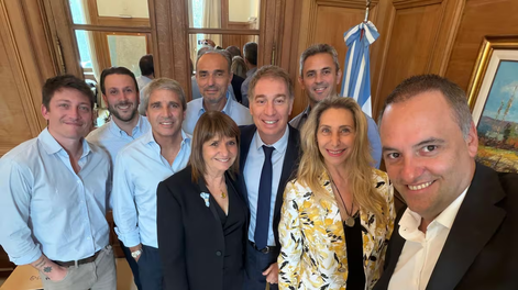 Los integrantes de la mesa política libertaria intentarán reactivar la agenda parlamentaria en medio del caso patrimonial de Adorni.