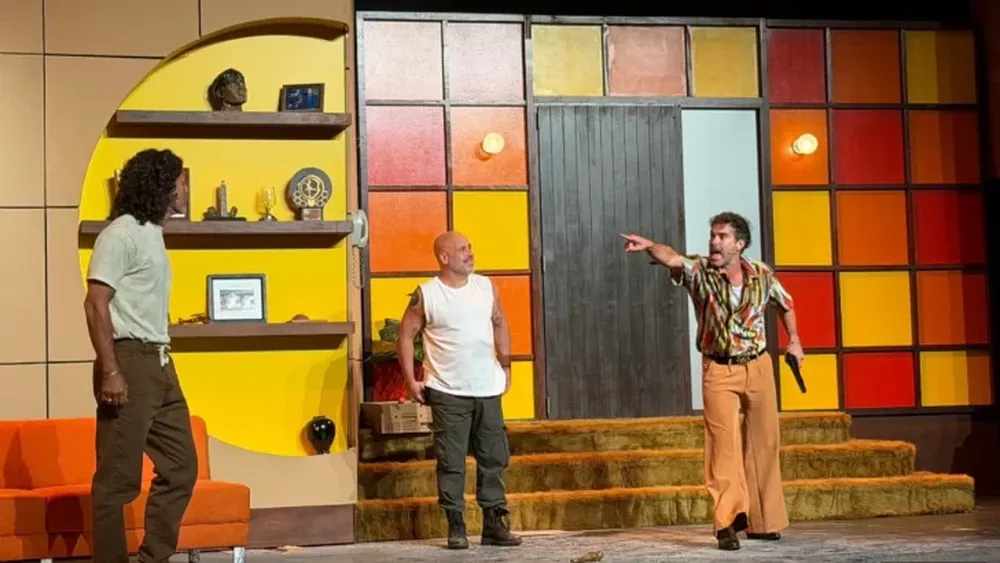 Susto en plena función: suspendieron la obra de Cabré y Mariano Martínez por una emergencia médica en la sala