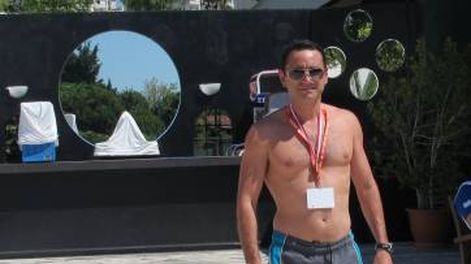 José Nayi, nadador de oro
