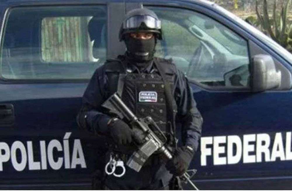 Investigan la muerte de una mujer en un patrullero de la Policía Federal