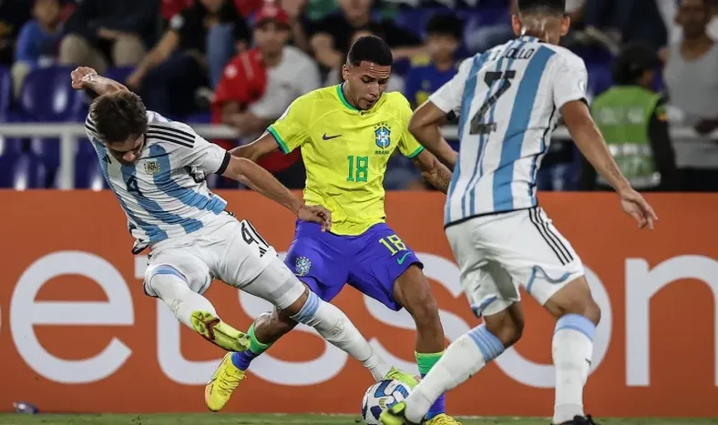 Argentina perdió con Brasil y complica su clasificación en el Sudamericano Sub ’20