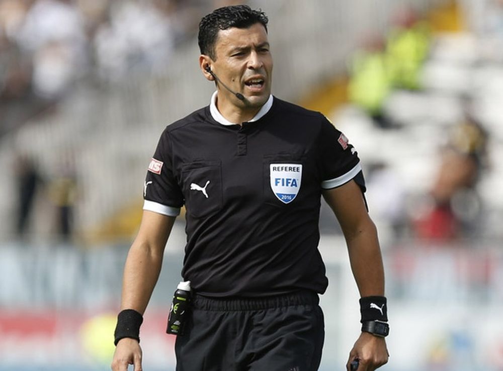 El chileno Tobar dirigirá la primera superfinal entre Boca y River