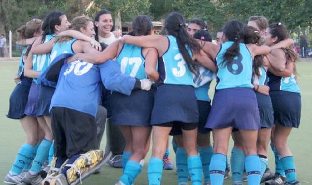 Universidad es tricampeón