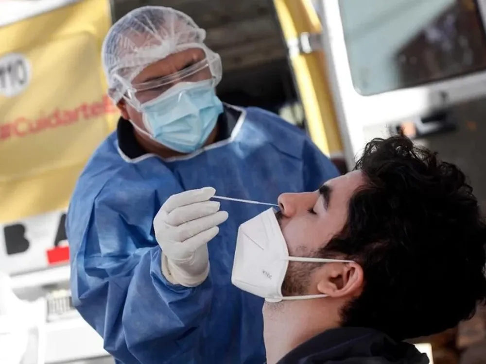 Con 21 casos nuevos, Salud Pública reconoce un “pequeño brote de covid” en San Juan