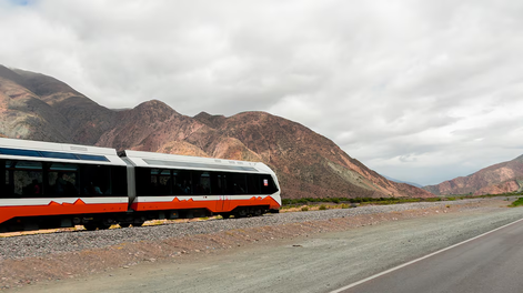 asi funciona el primer tren electrico y solar de america latina que recorre jujuy